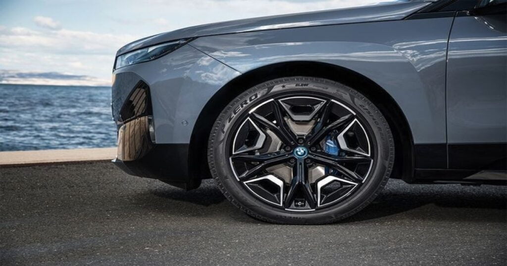 BMW iX XDrive50 Price: BMW ने लॉन्च की अपनी नई Electric SUV कीमत जान चौक जायेंगे BMW iX XDrive50 Price: BMW ने लॉन्च की अपनी नई Electric SUV कीमत जान चौक जायेंगे
